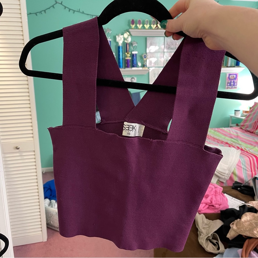 LF dark purple top